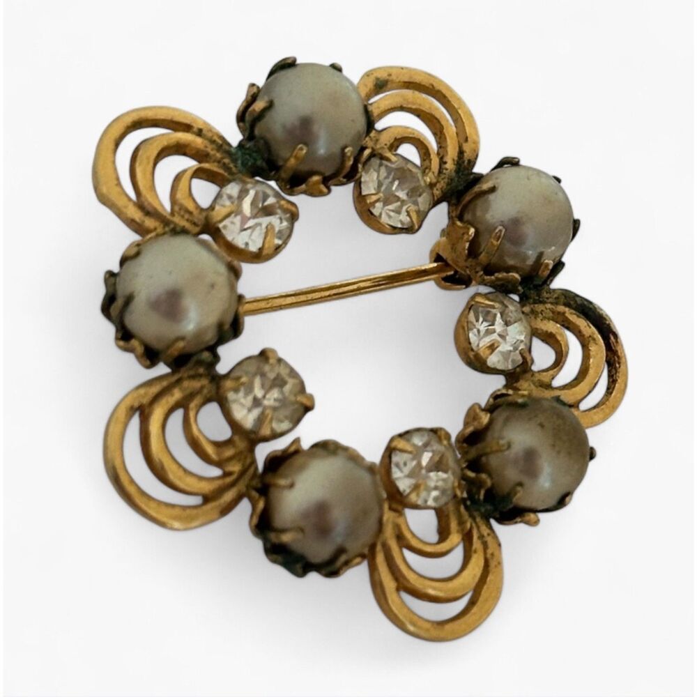 Vintage Faux Pearl Brooch Circle Pin Gold Tone Taupe Pearls Rhinestones